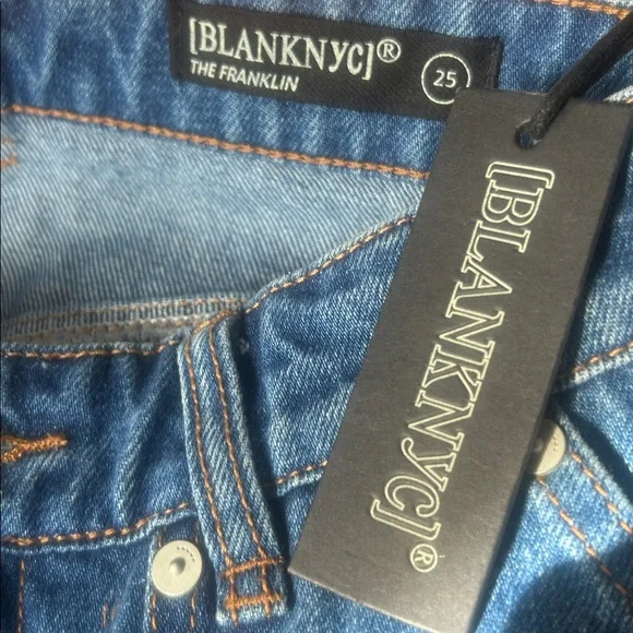 Blank NYC The Franklin Ribcage Wide Leg Hands Down - Picture 6 of 9